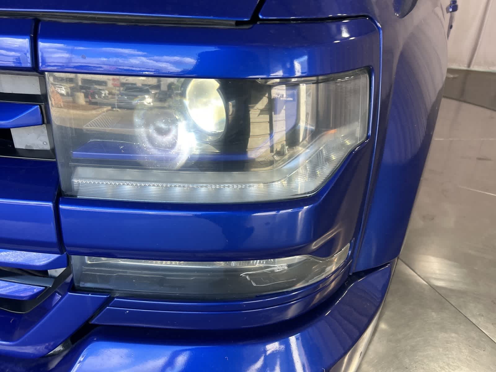 2018 Chevrolet Silverado 1500 photo 2