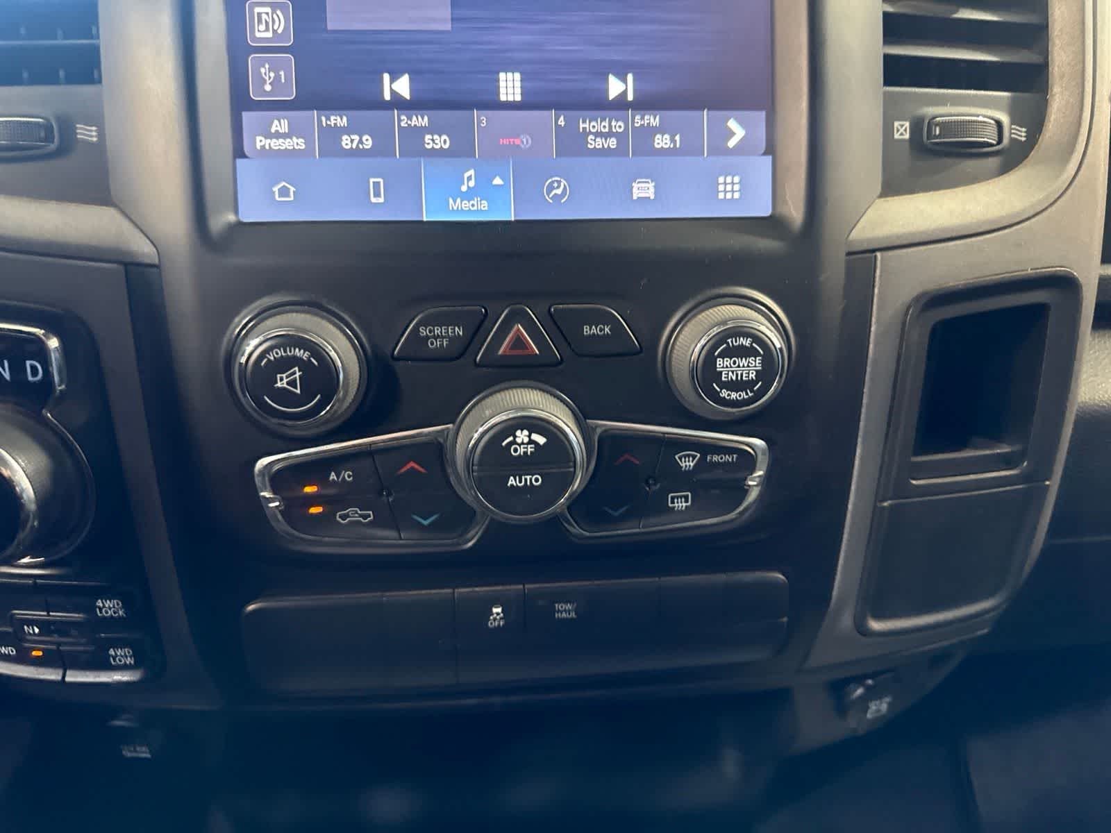 Thumbnail: 2022 RAM 1500 Classic - 26