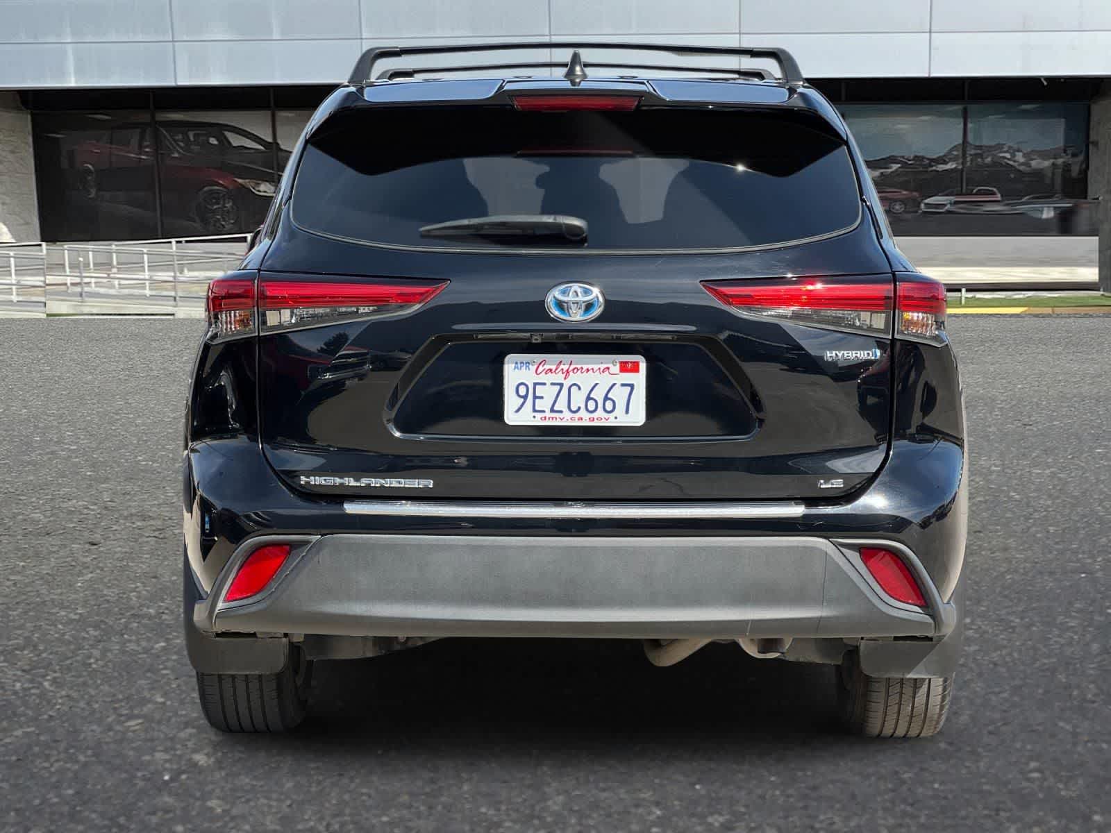 2023 Toyota Highlander Hybrid LE photo 3