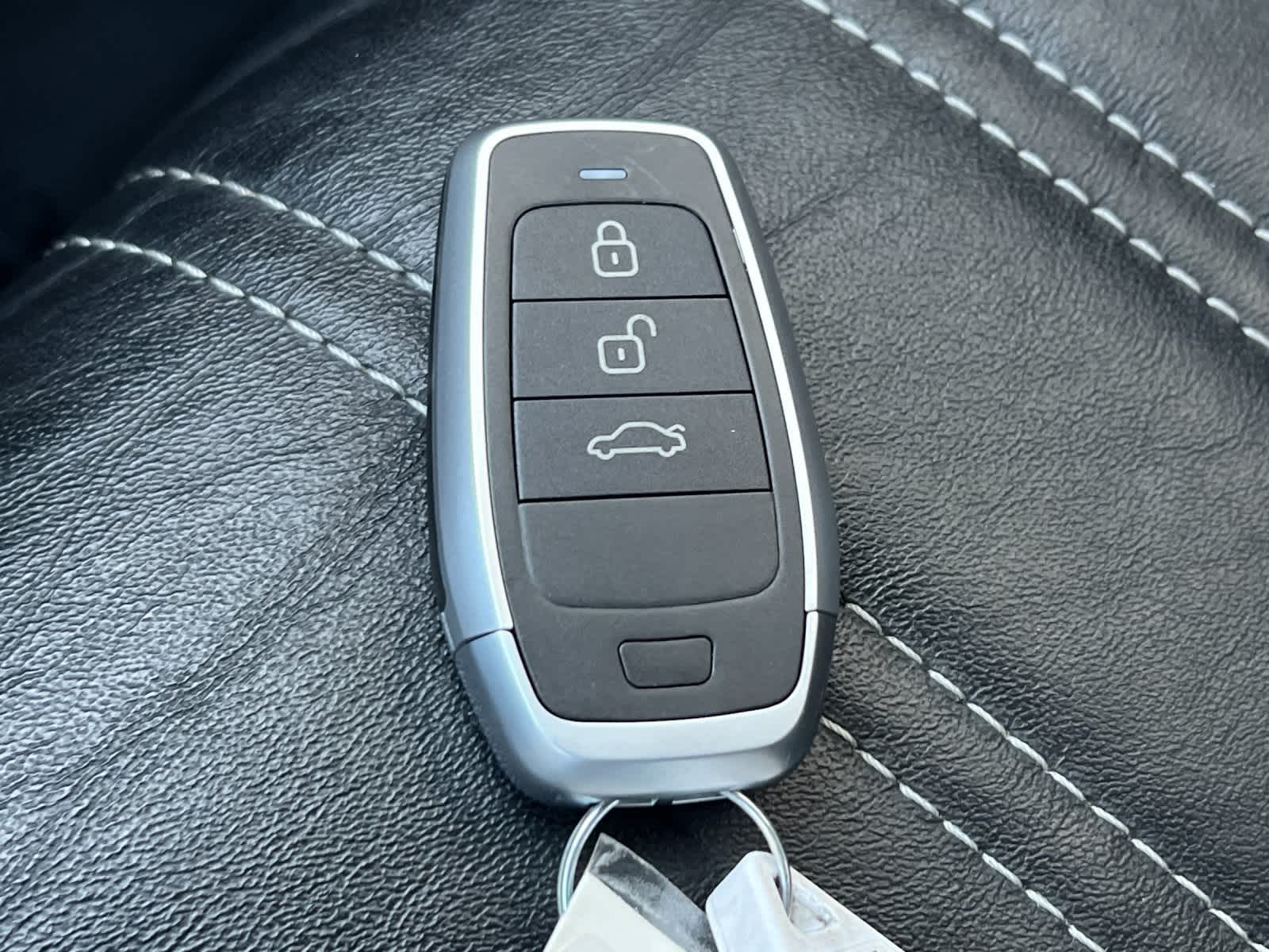 Thumbnail: 2021 Chrysler 300 - 28