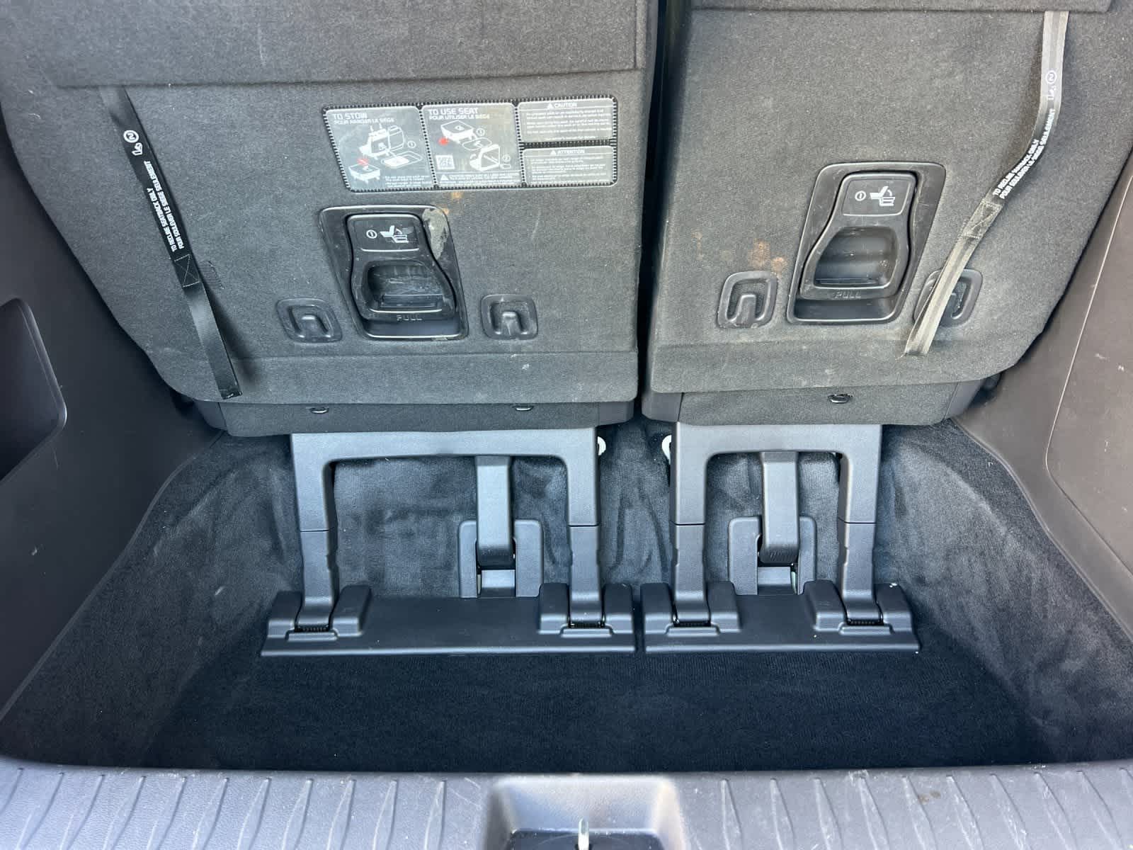 Thumbnail: 2025 Kia Carnival - 17