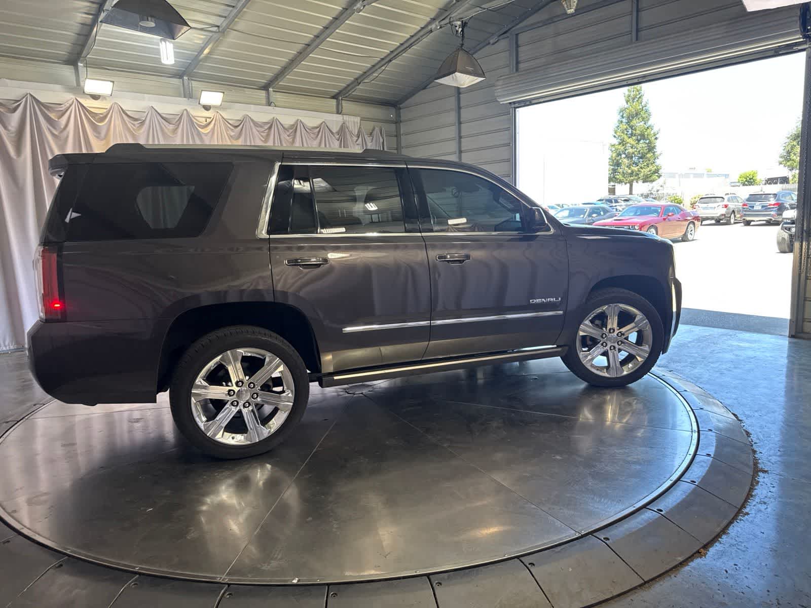 Thumbnail: 2017 GMC Yukon - 3