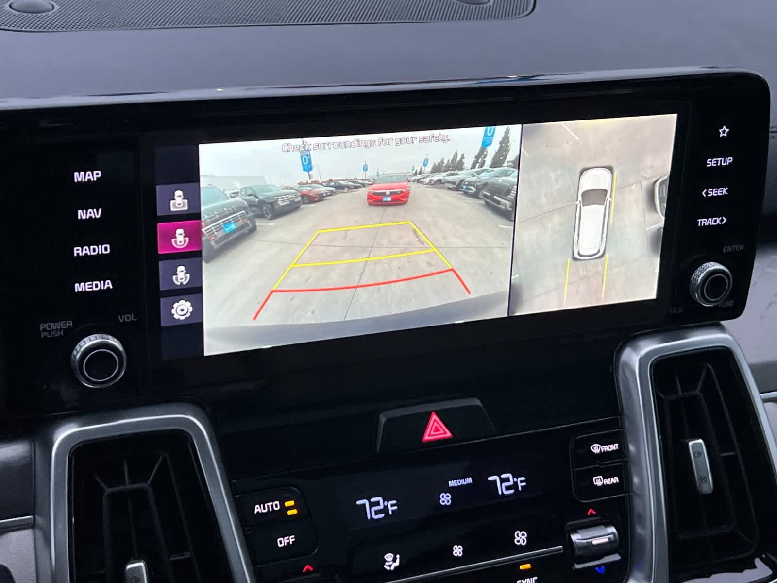 Thumbnail: 2021 Kia Sorento - 21