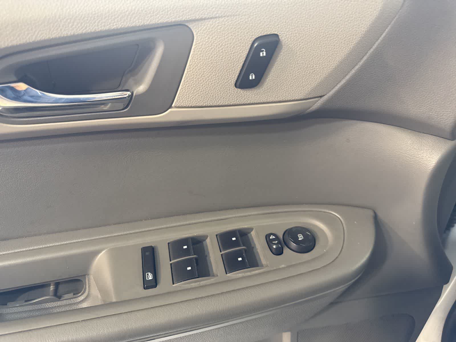 Thumbnail: 2017 Chevrolet Traverse - 9