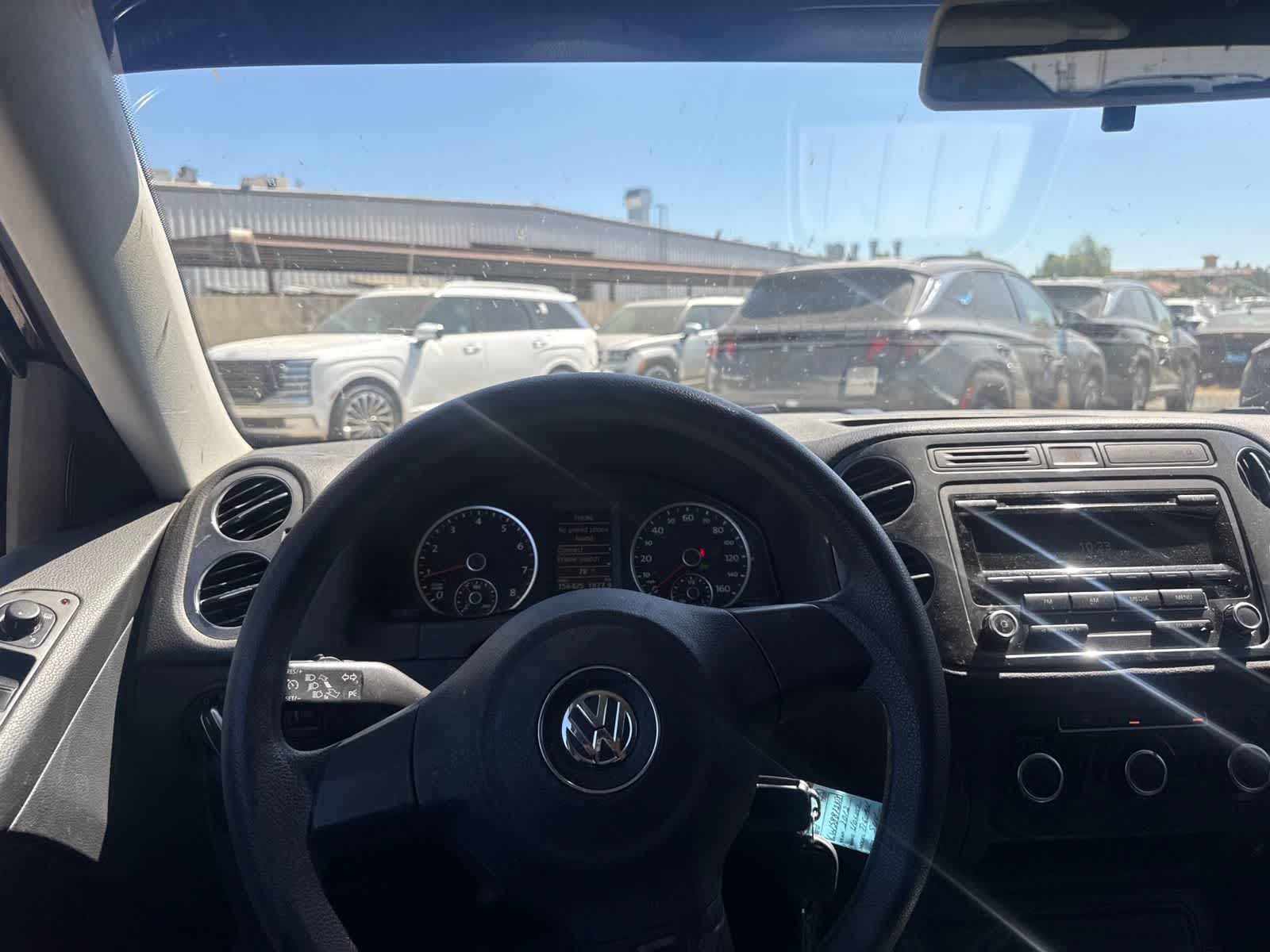 Thumbnail: 2012 Volkswagen Tiguan - 21