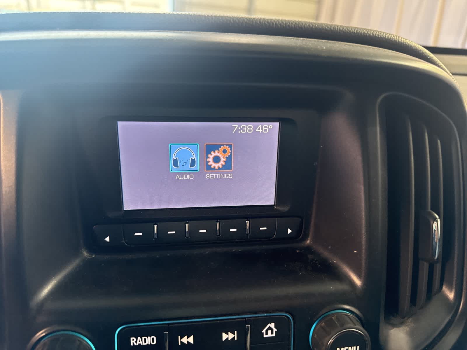 Thumbnail: 2015 Chevrolet Colorado - 21