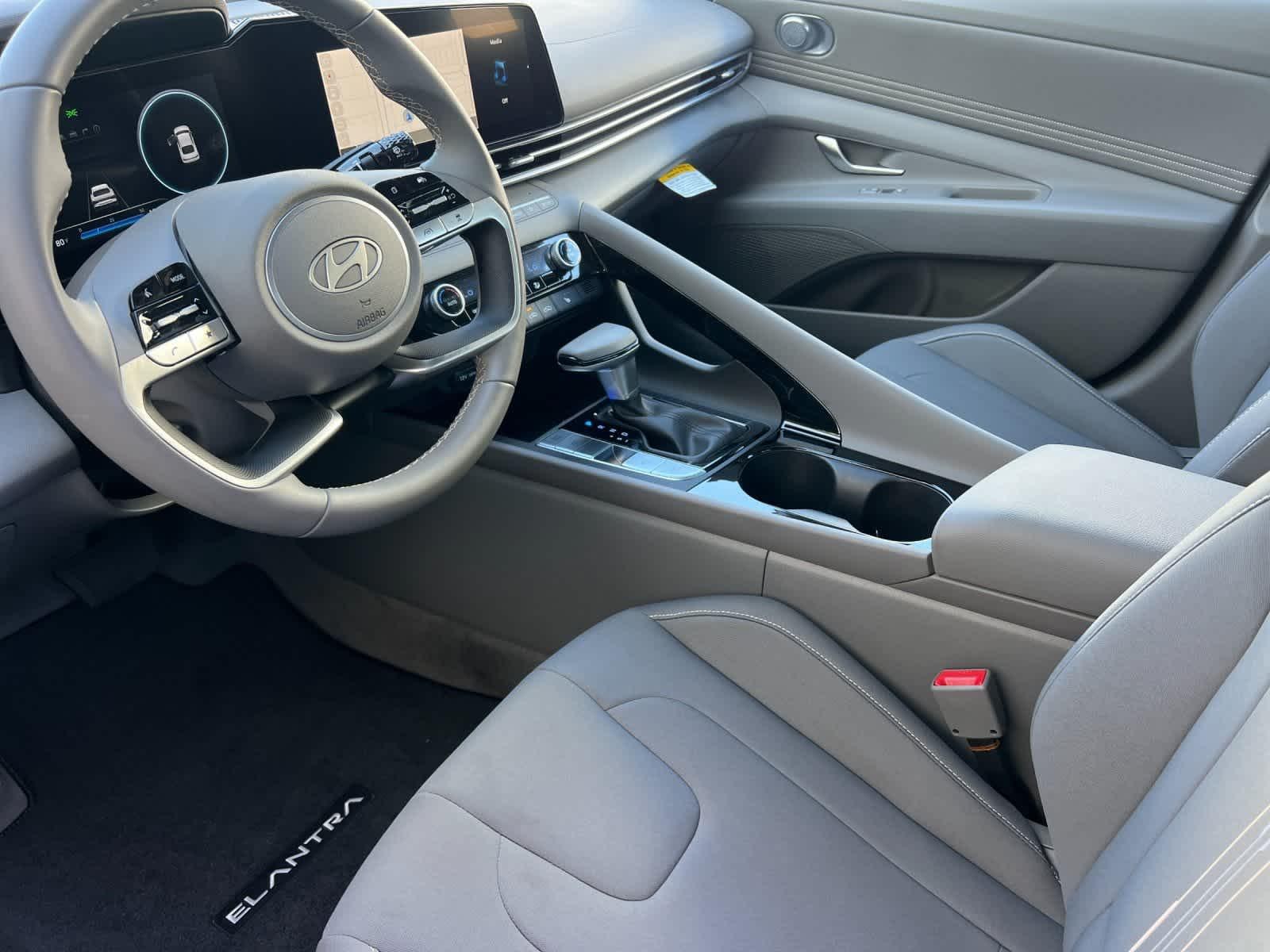 Thumbnail: 2025 Hyundai Elantra - 12