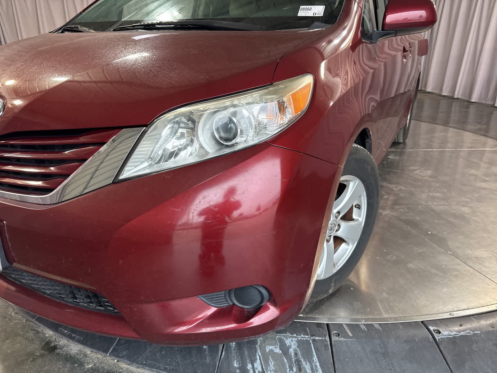 Thumbnail: 2017 Toyota Sienna - 10