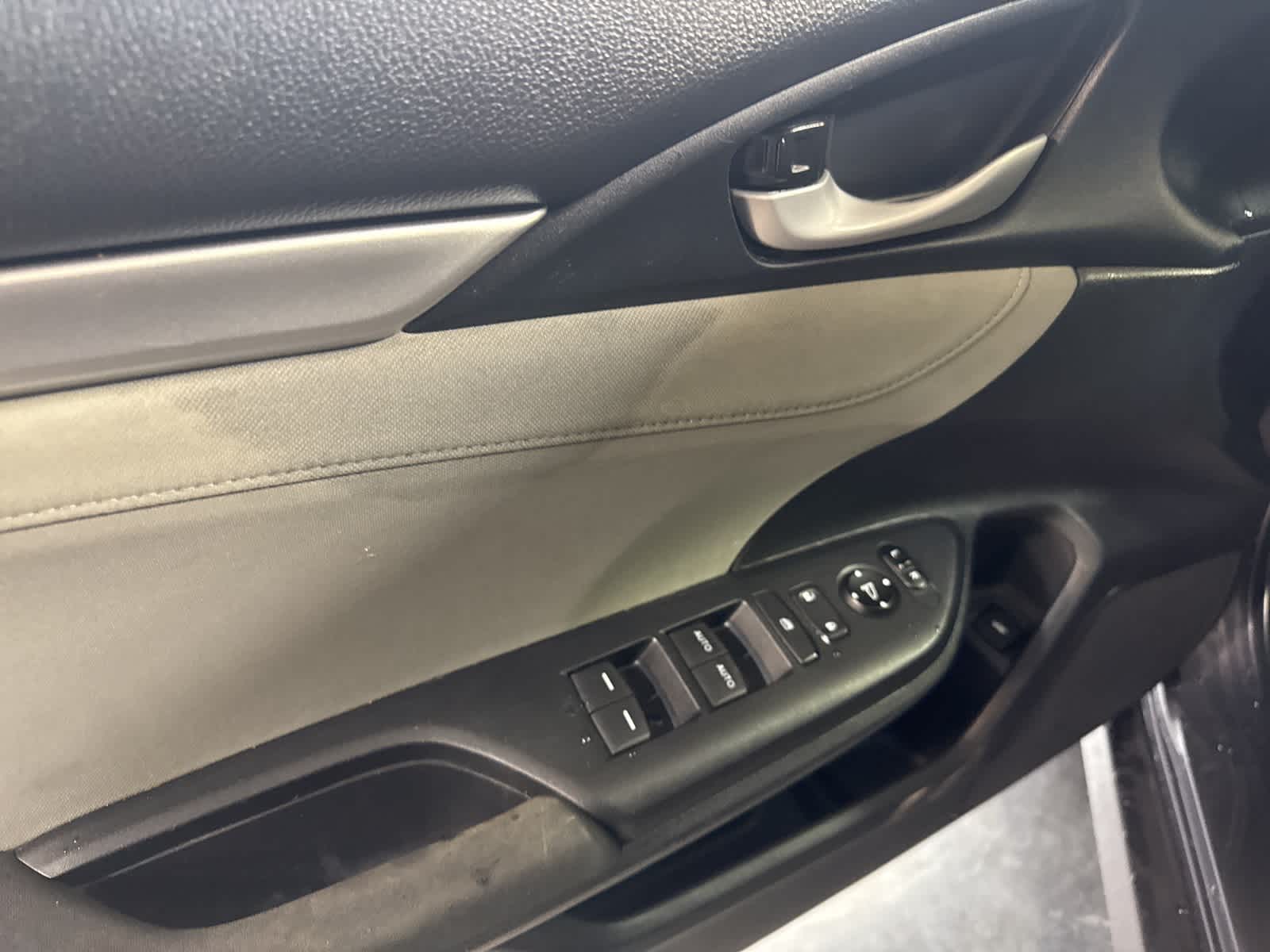 Thumbnail: 2019 Honda Civic - 18