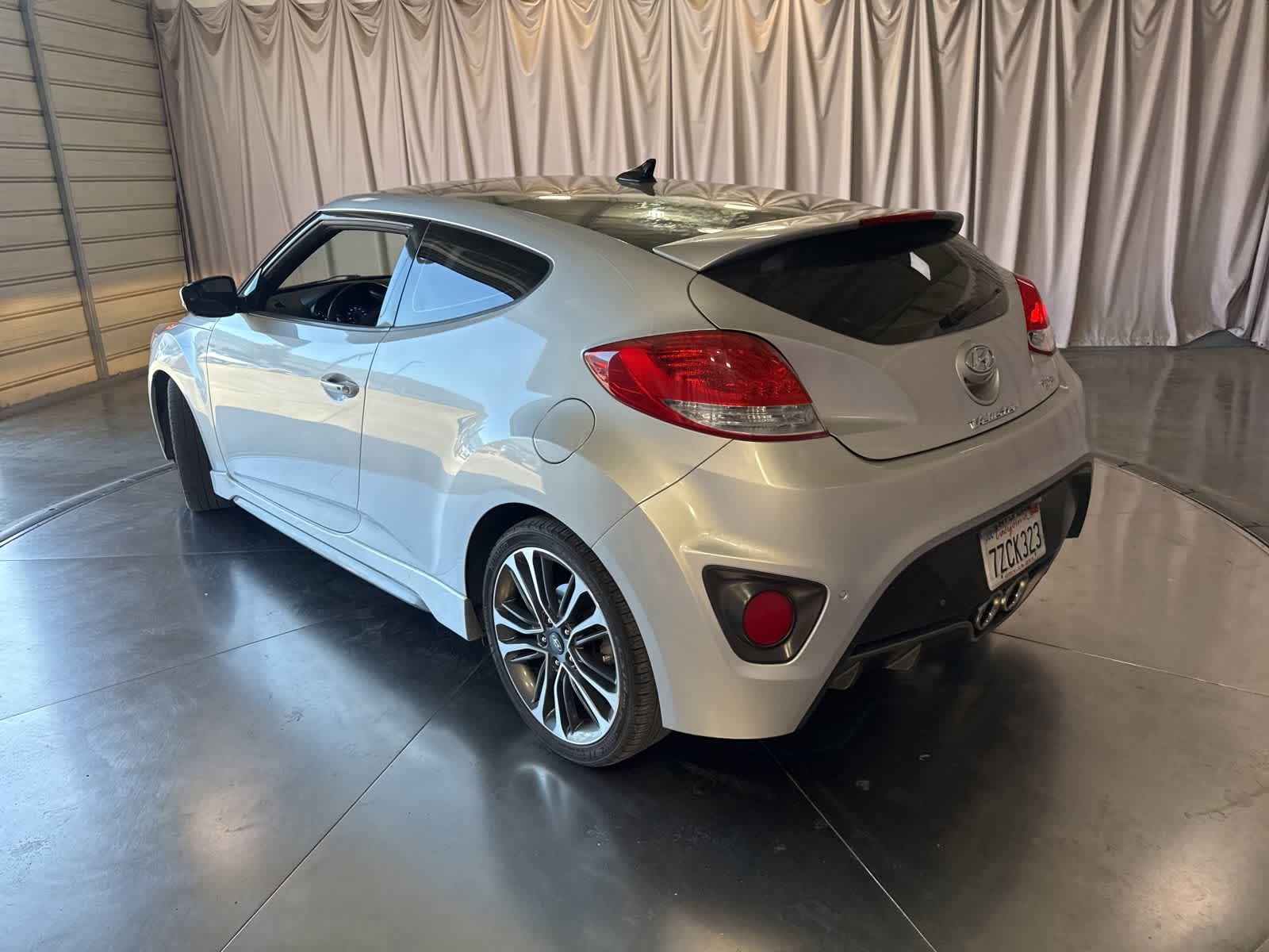 Thumbnail: 2016 Hyundai Veloster - 7