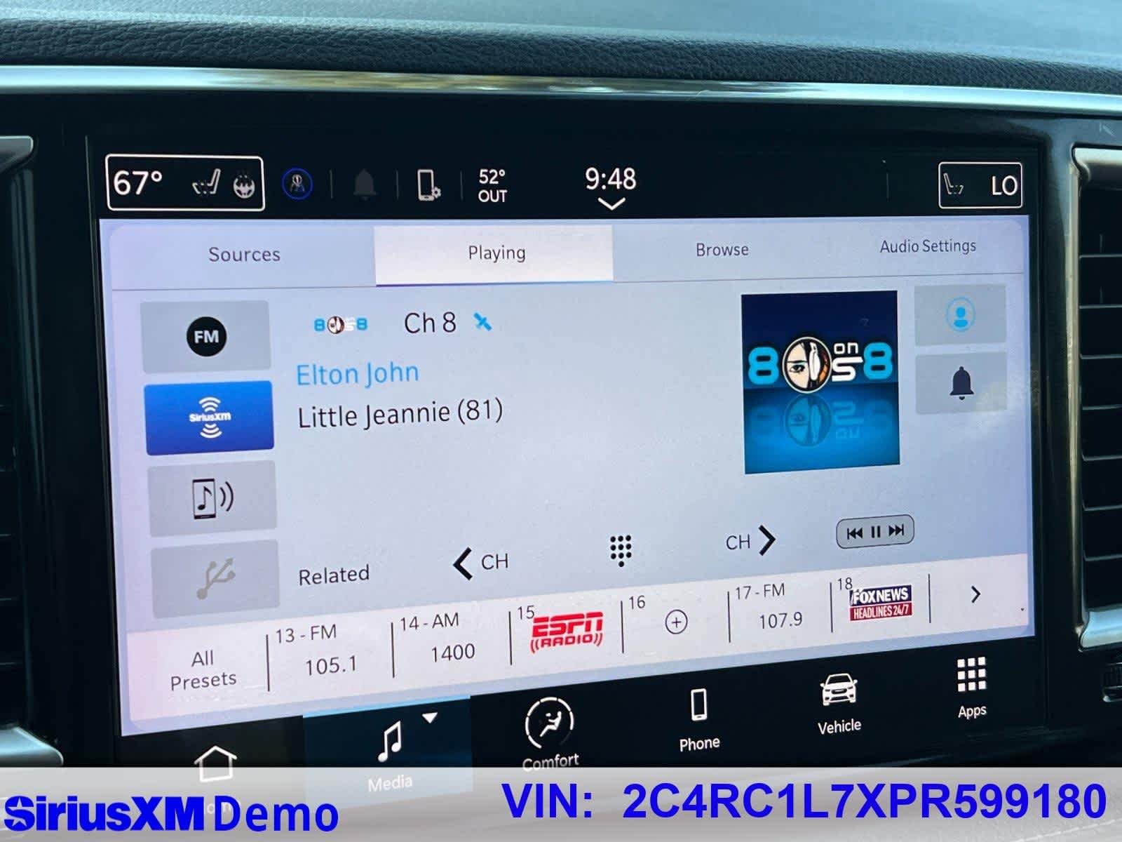 Thumbnail: 2023 Chrysler Pacifica - 32