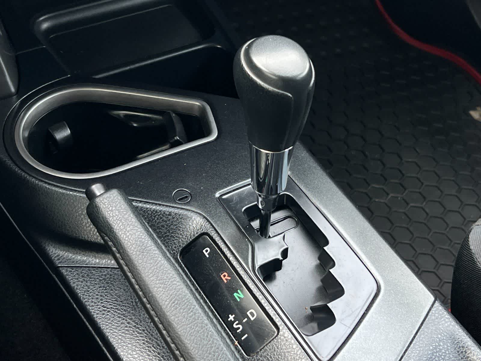 Thumbnail: 2017 Toyota RAV4 - 22