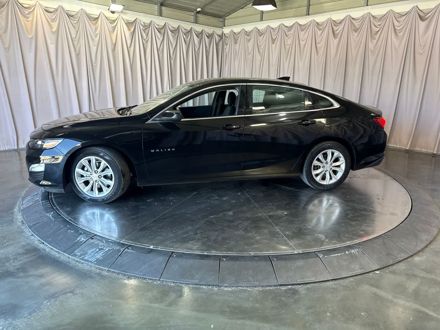 2021 Chevrolet Malibu LT photo 5