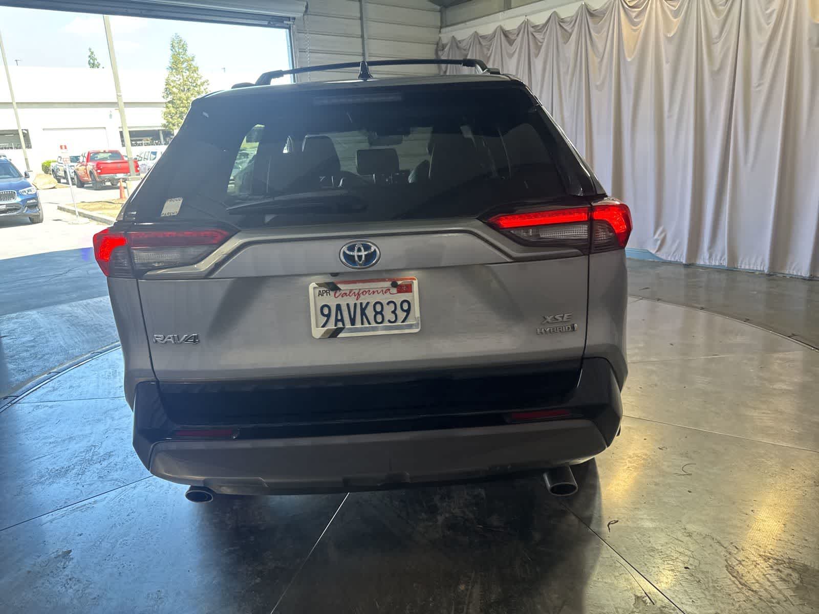 Thumbnail: 2021 Toyota RAV4 - 6