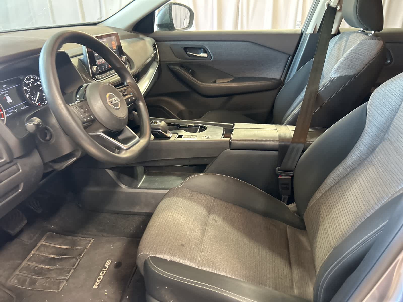 Thumbnail: 2021 Nissan Rogue - 24