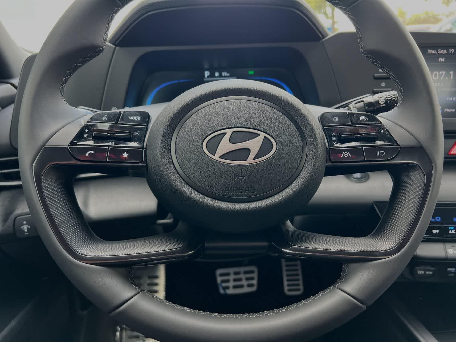 Thumbnail: 2025 Hyundai Elantra - 23