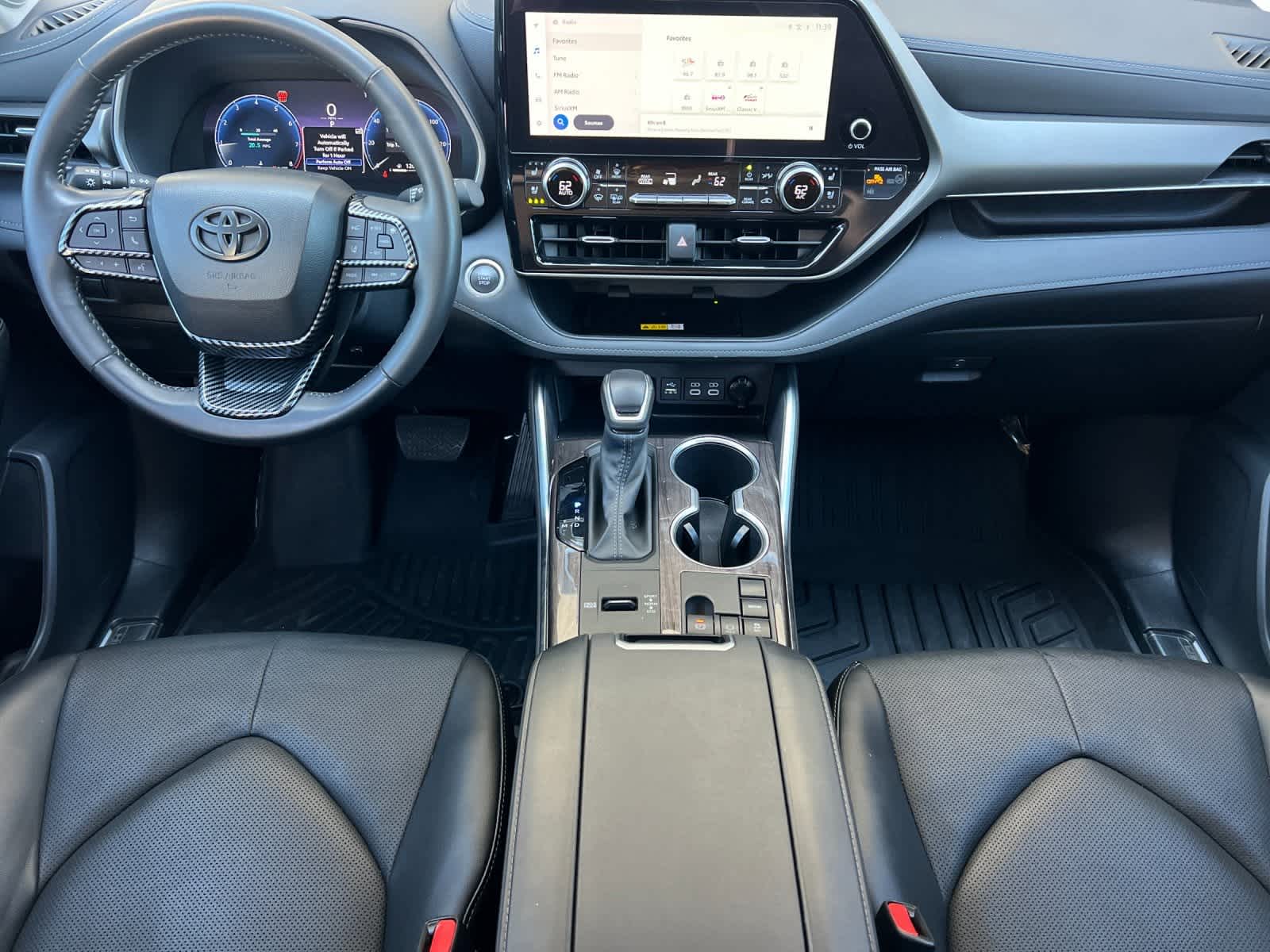 Thumbnail: 2024 Toyota Highlander - 3