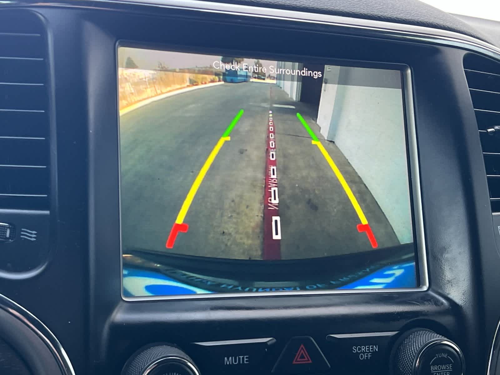 Thumbnail: 2018 Jeep Grand Cherokee - 21