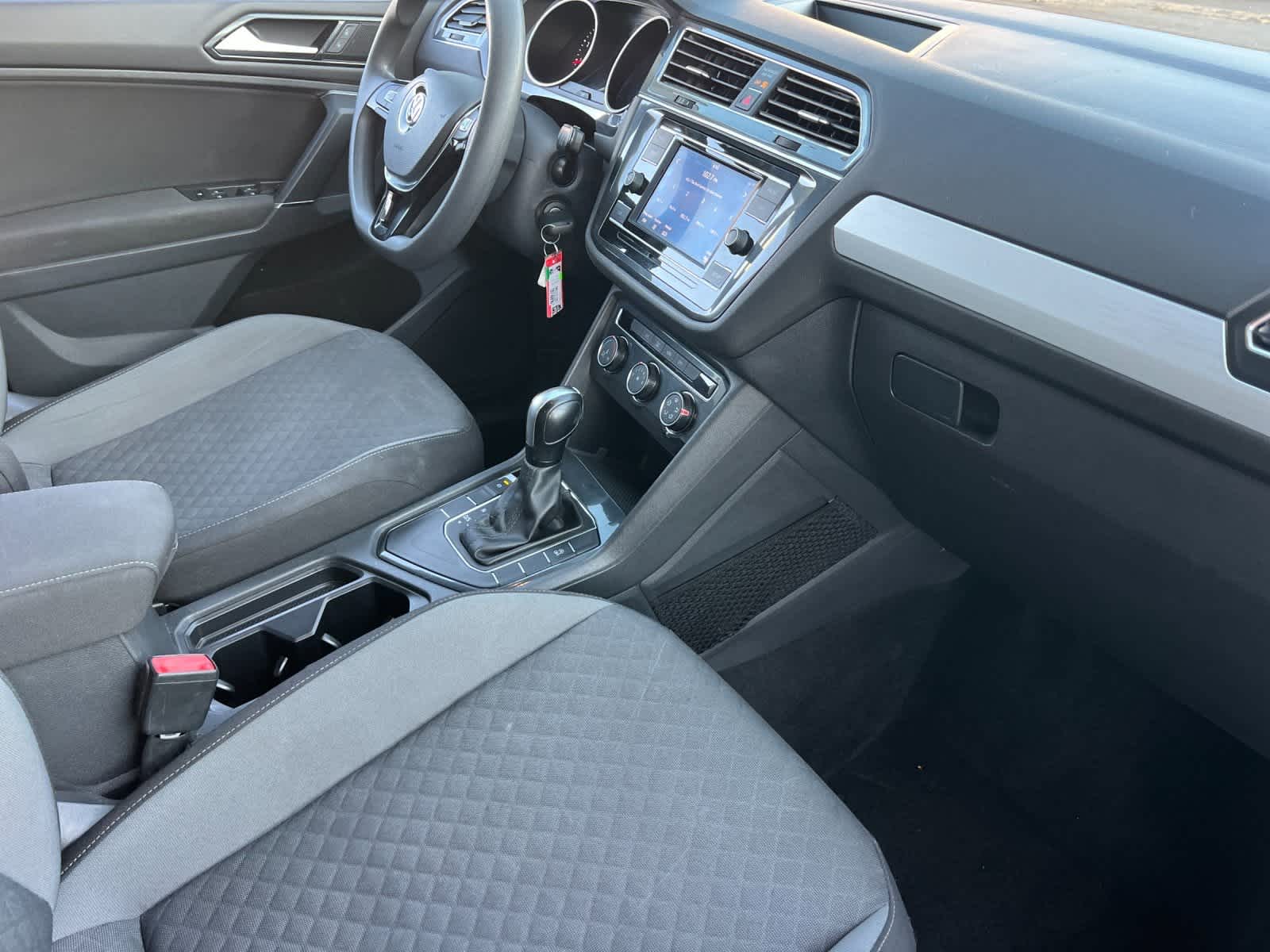 Thumbnail: 2018 Volkswagen Tiguan - 18