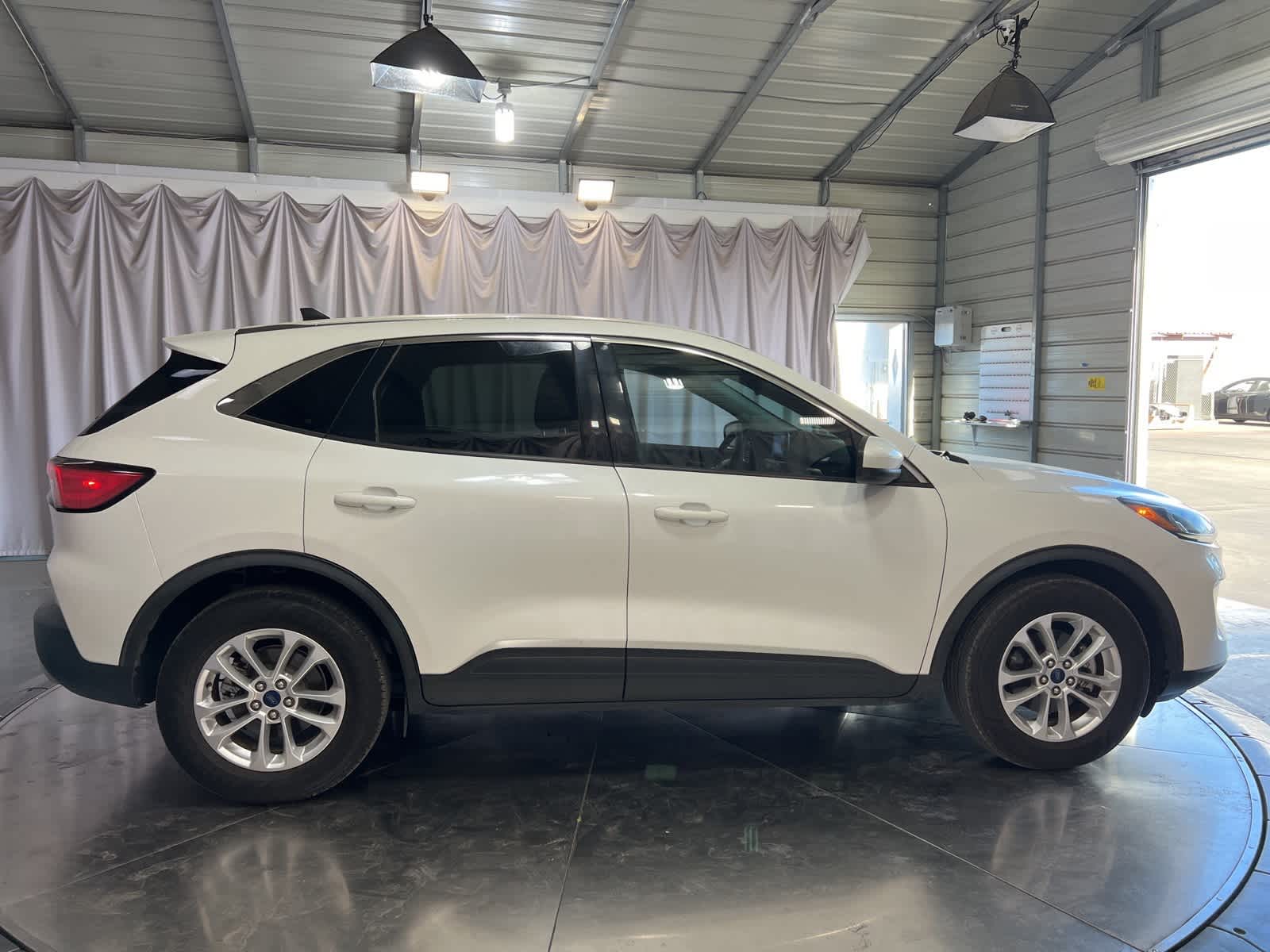 Thumbnail: 2020 Ford Escape - 8