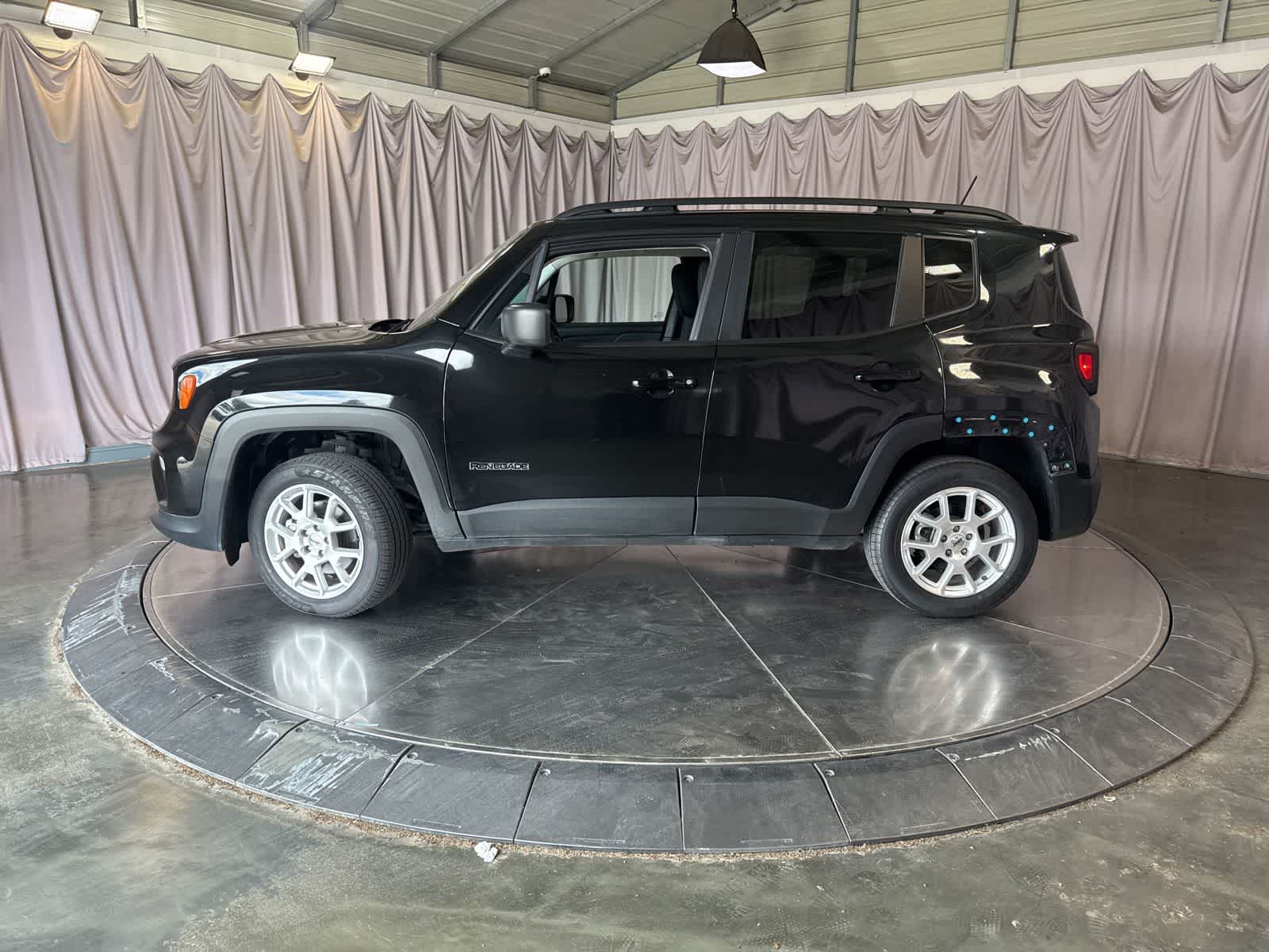 Thumbnail: 2022 Jeep Renegade - 4