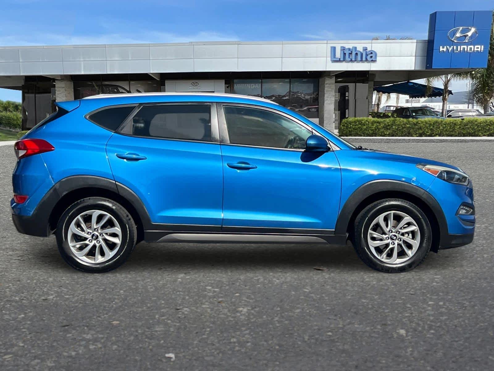 Thumbnail: 2016 Hyundai Tucson - 8