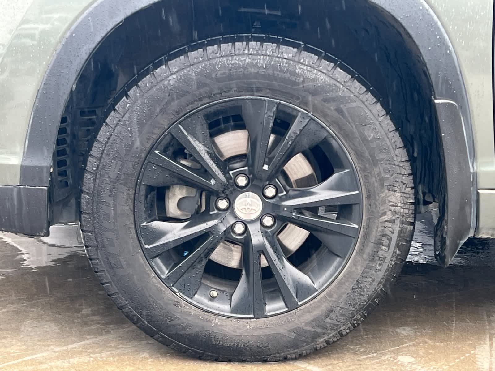 Thumbnail: 2015 Toyota Highlander - 27