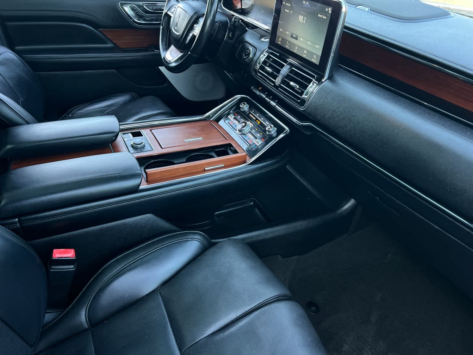 Thumbnail: 2018 Lincoln Navigator - 17
