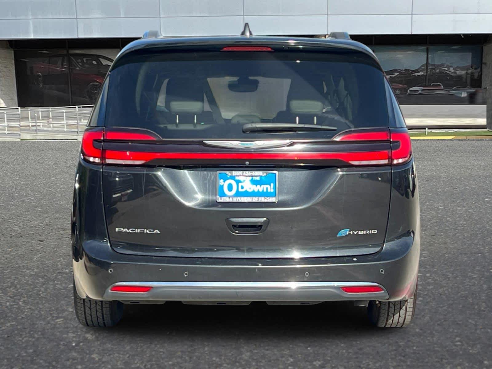 Thumbnail: 2021 Chrysler Pacifica - 7