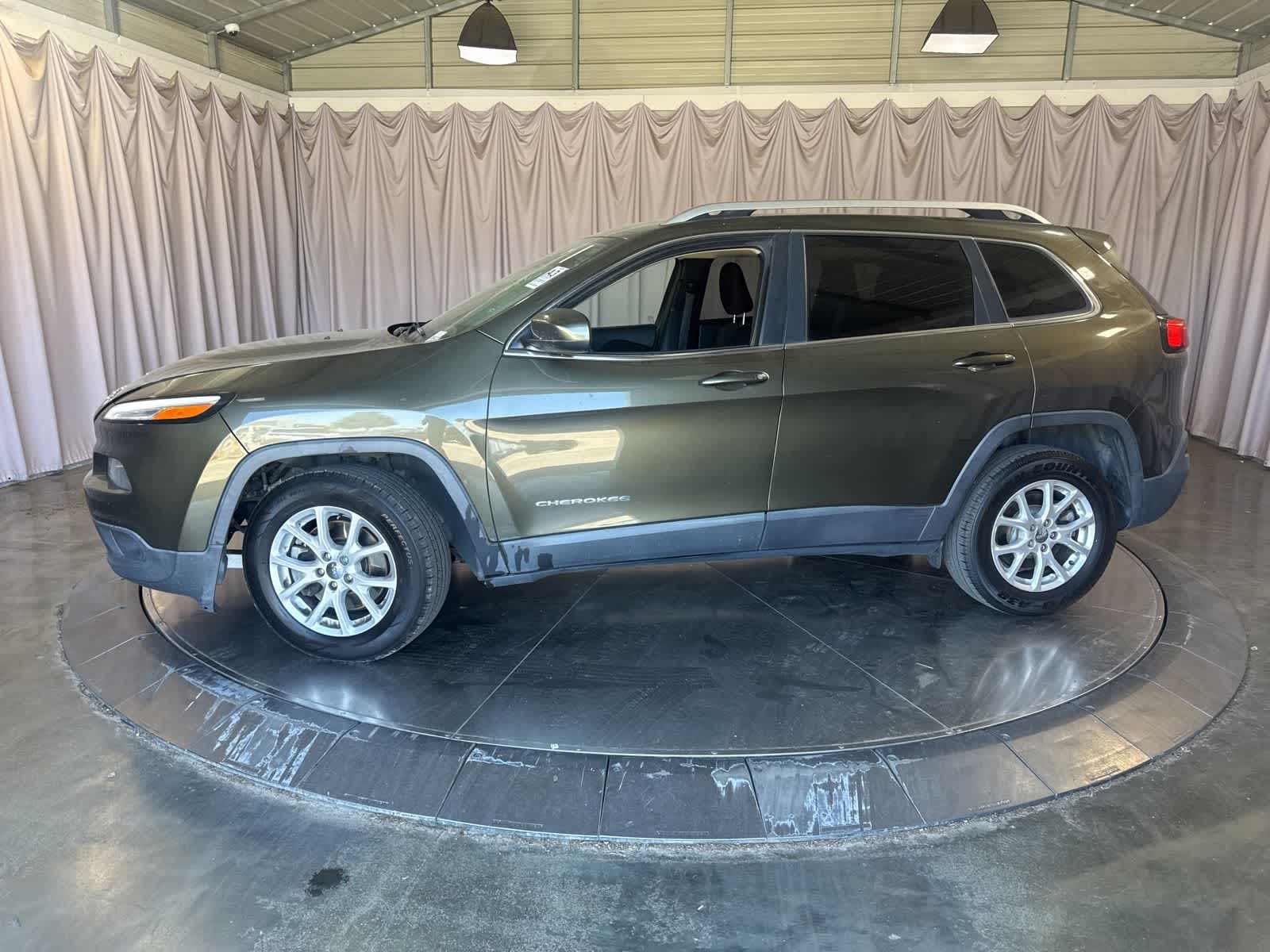 Thumbnail: 2015 Jeep Cherokee - 8