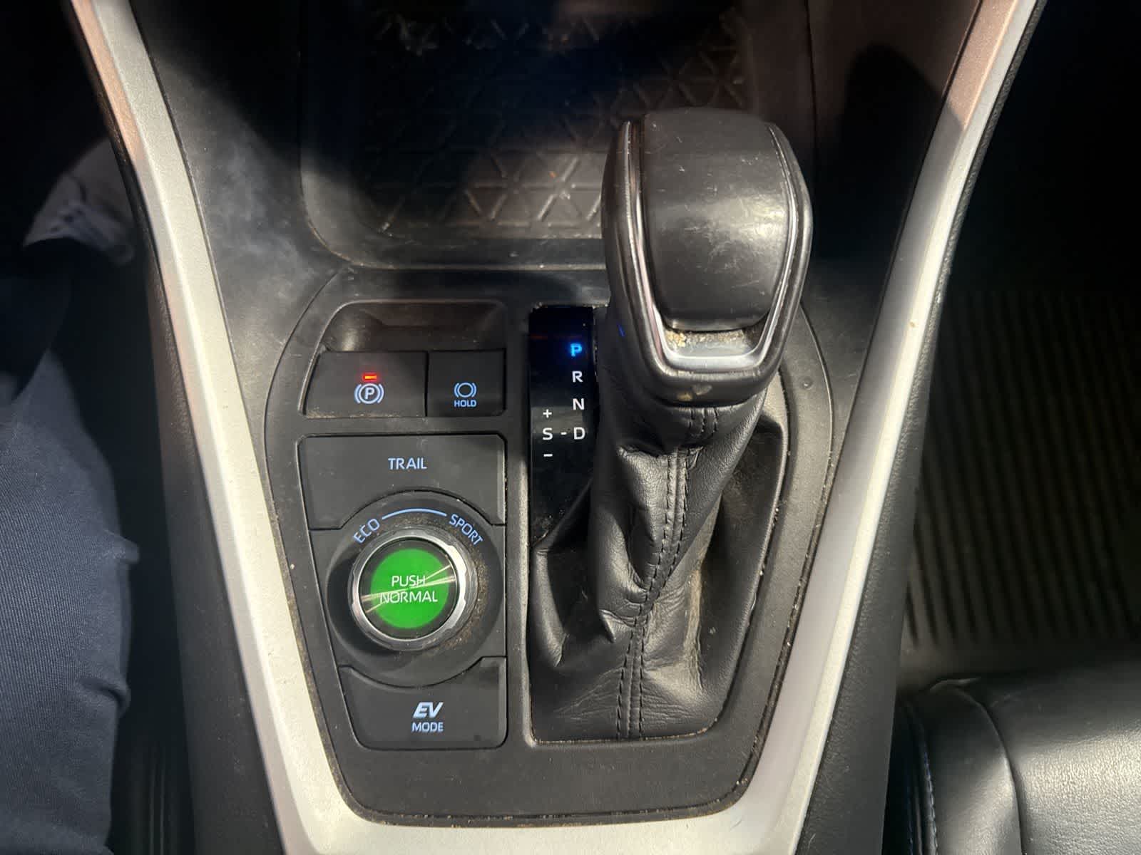 Thumbnail: 2021 Toyota RAV4 - 28