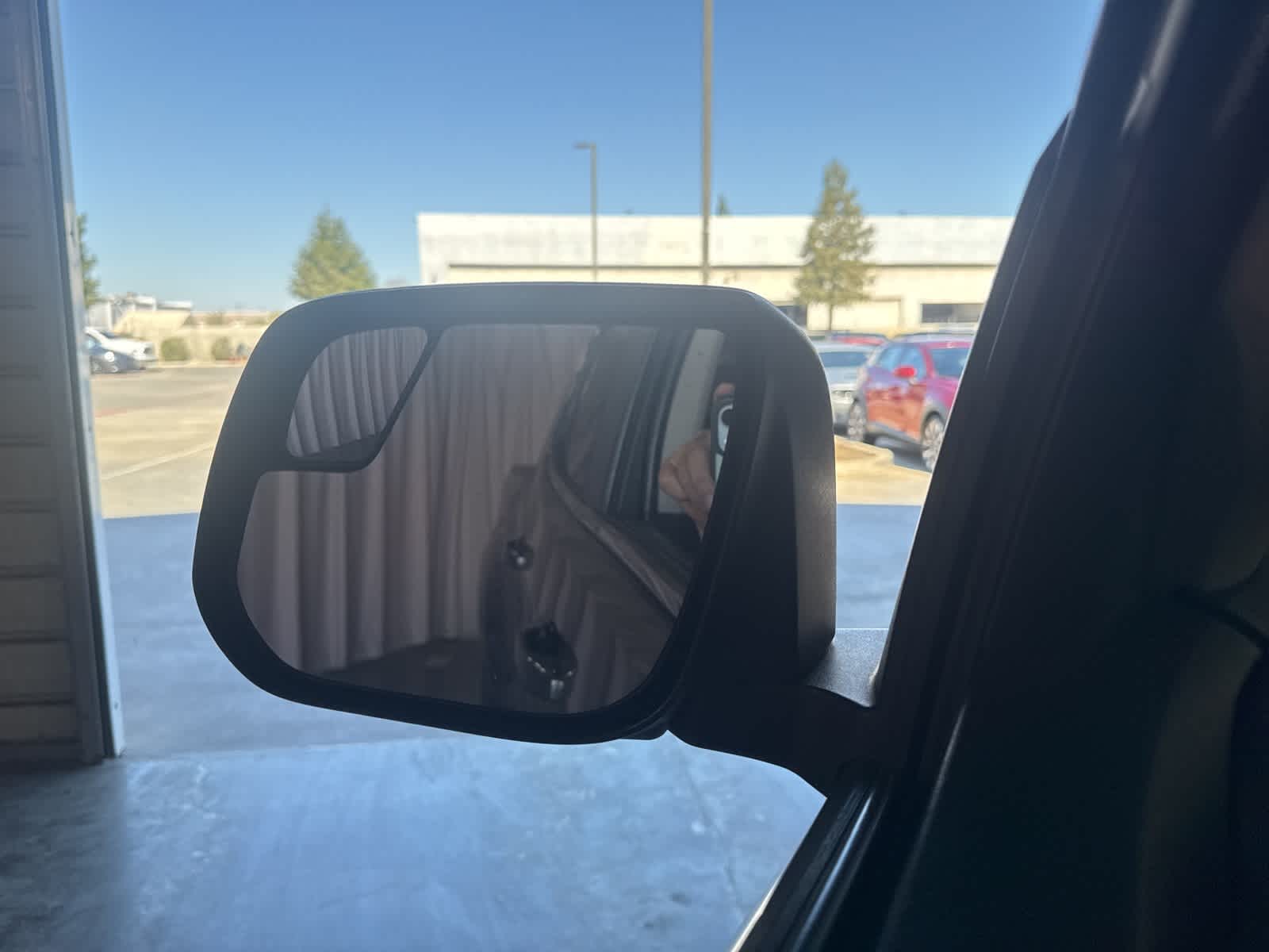 Thumbnail: 2016 Chevrolet Colorado - 29