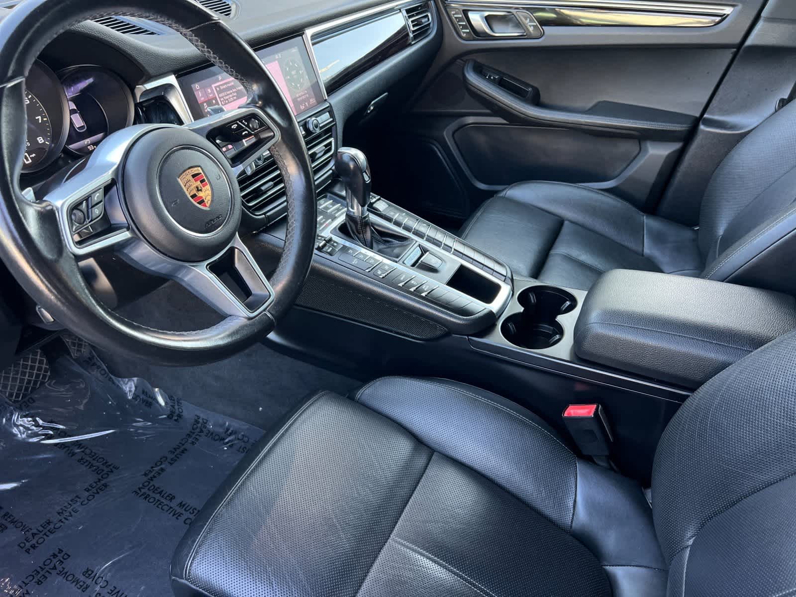 Thumbnail: 2020 Porsche Macan - 11