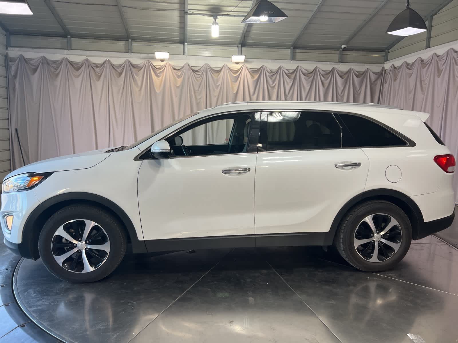 Thumbnail: 2016 Kia Sorento - 4