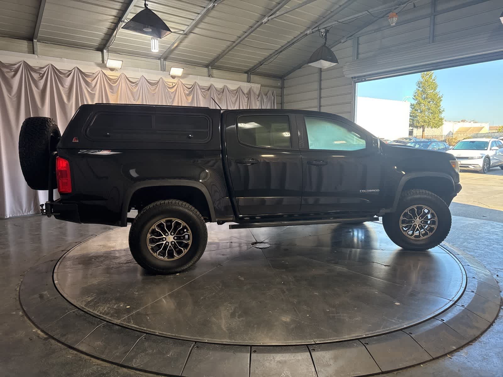 Thumbnail: 2018 Chevrolet Colorado - 4