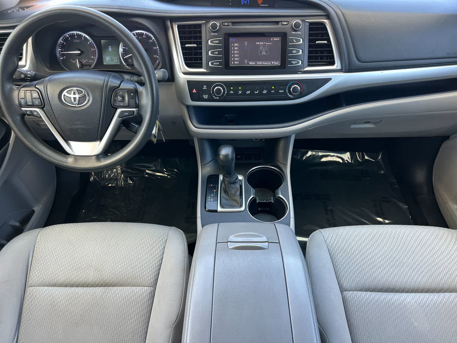 Thumbnail: 2014 Toyota Highlander - 4