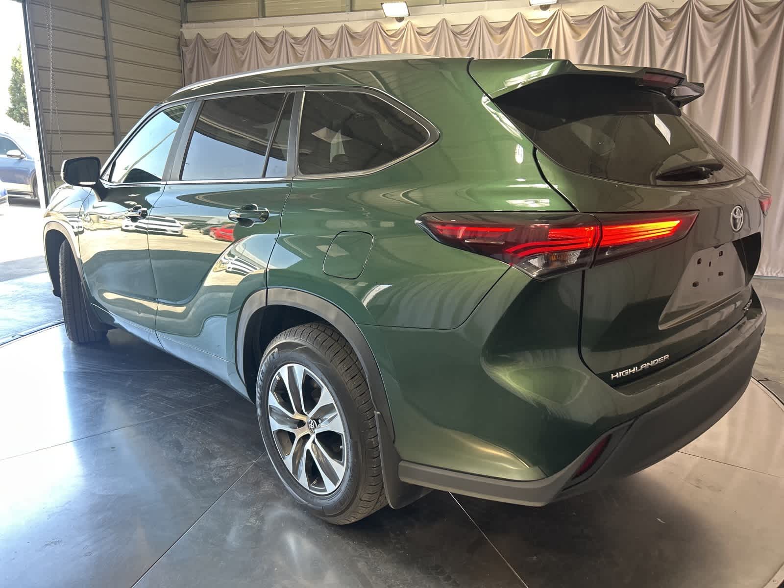 2024 Toyota Highlander XLE 14