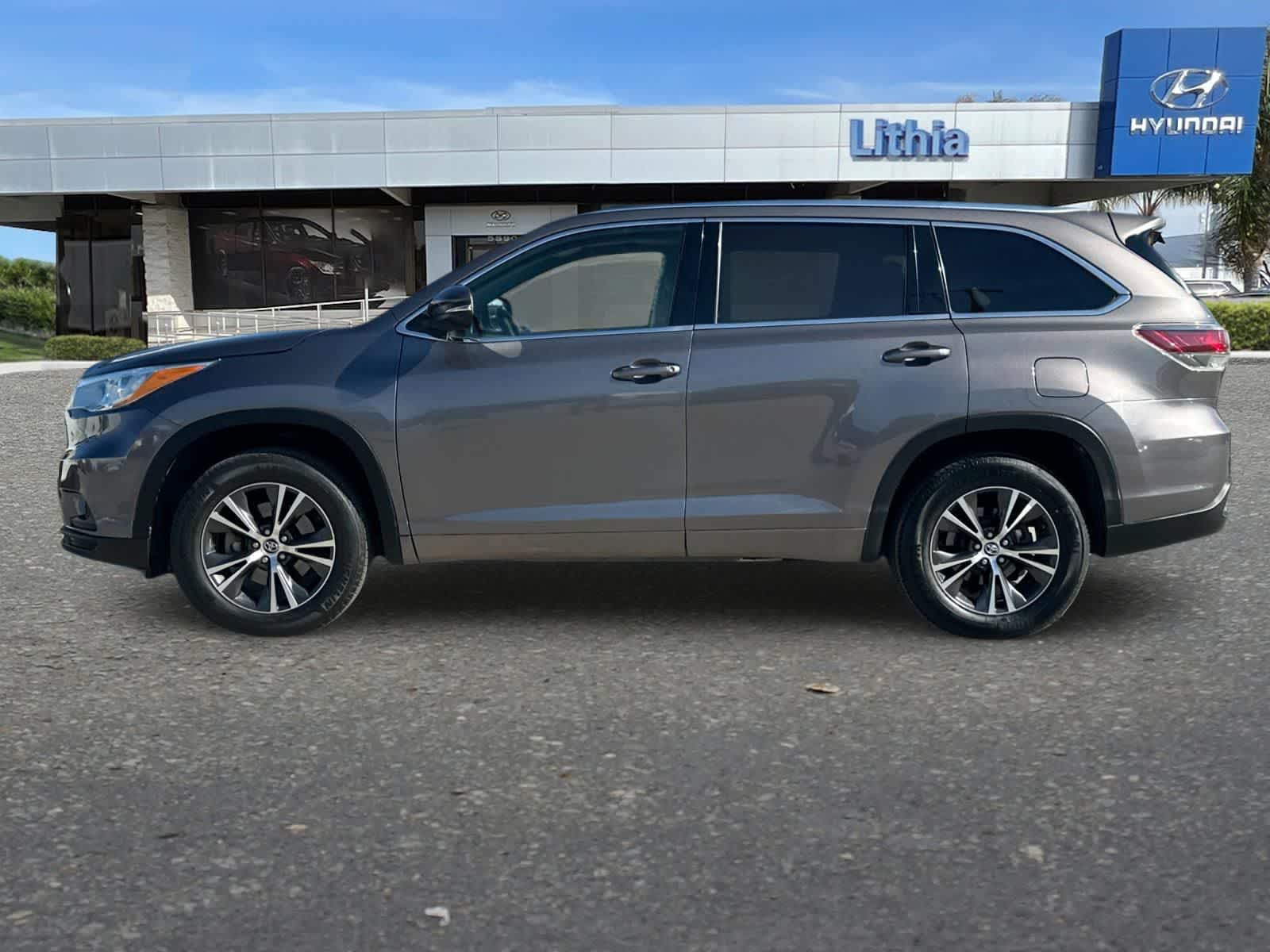 Thumbnail: 2016 Toyota Highlander - 6