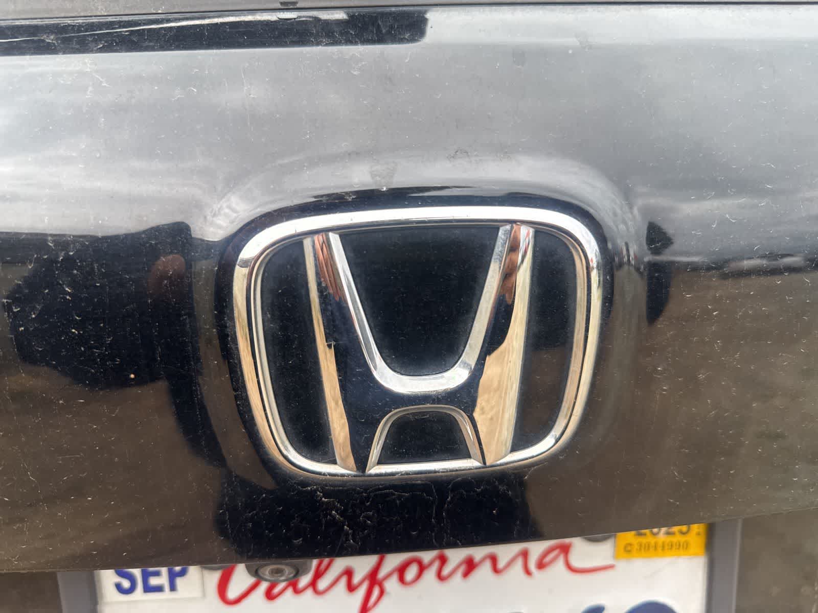 Thumbnail: 2017 Honda Pilot - 10