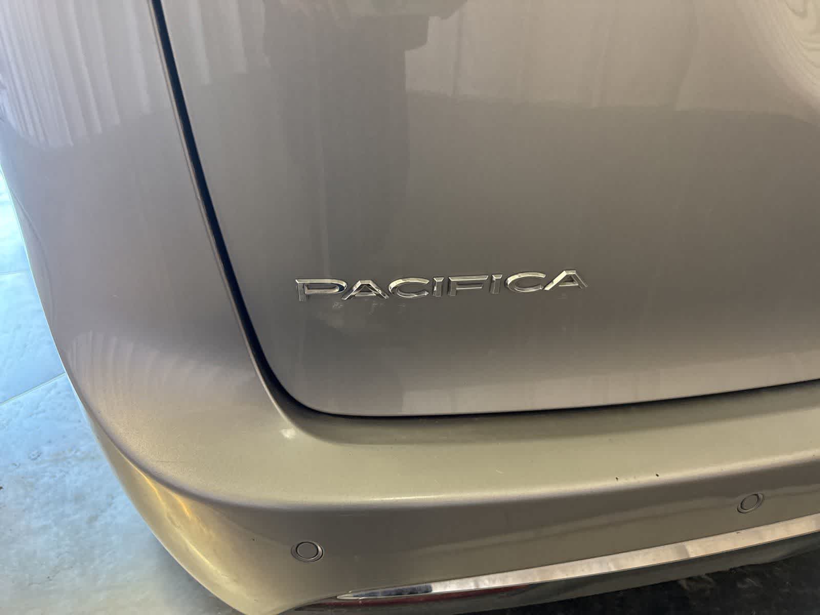 Thumbnail: 2017 Chrysler Pacifica - 13