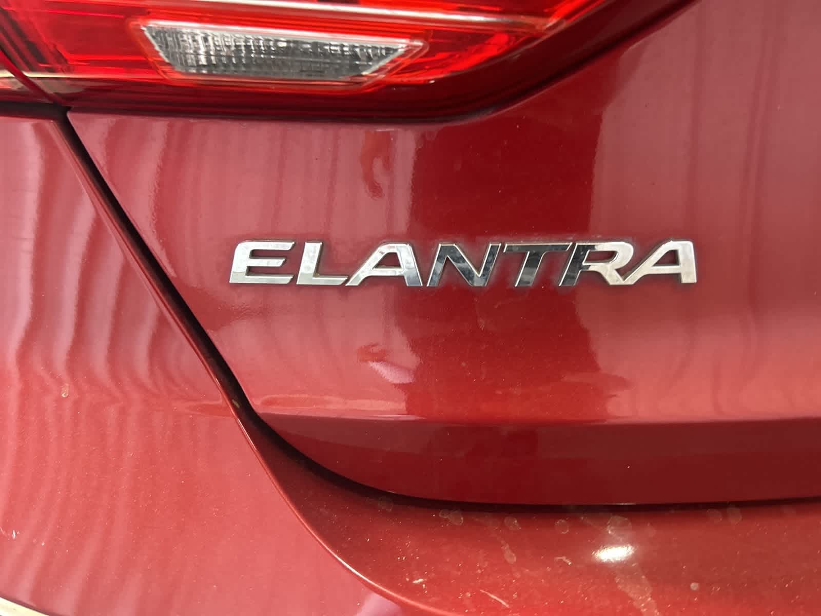 Thumbnail: 2018 Hyundai Elantra - 12