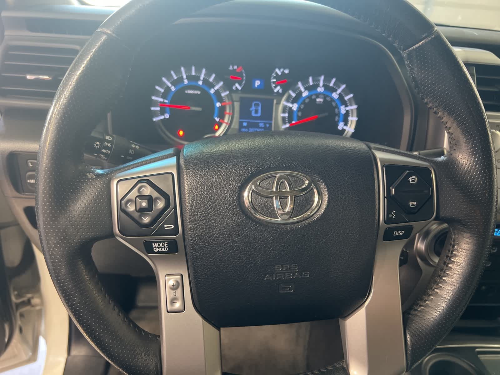Thumbnail: 2015 Toyota 4Runner - 31