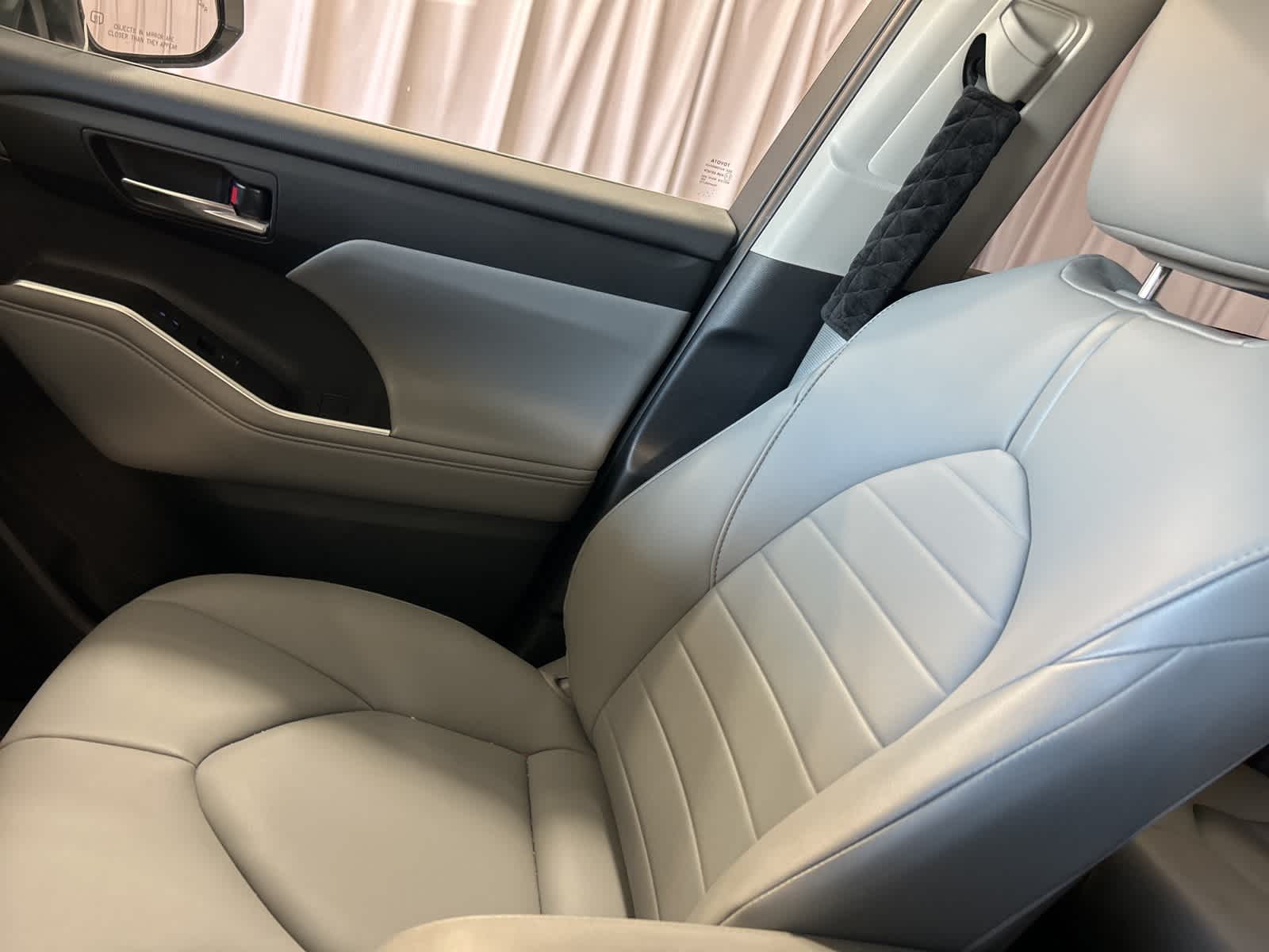 Thumbnail: 2021 Toyota Highlander - 26