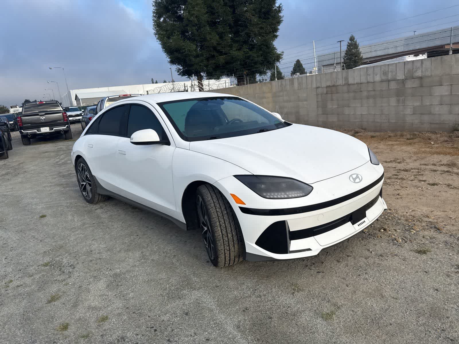 Thumbnail: 2023 Hyundai Ioniq 6 - 3