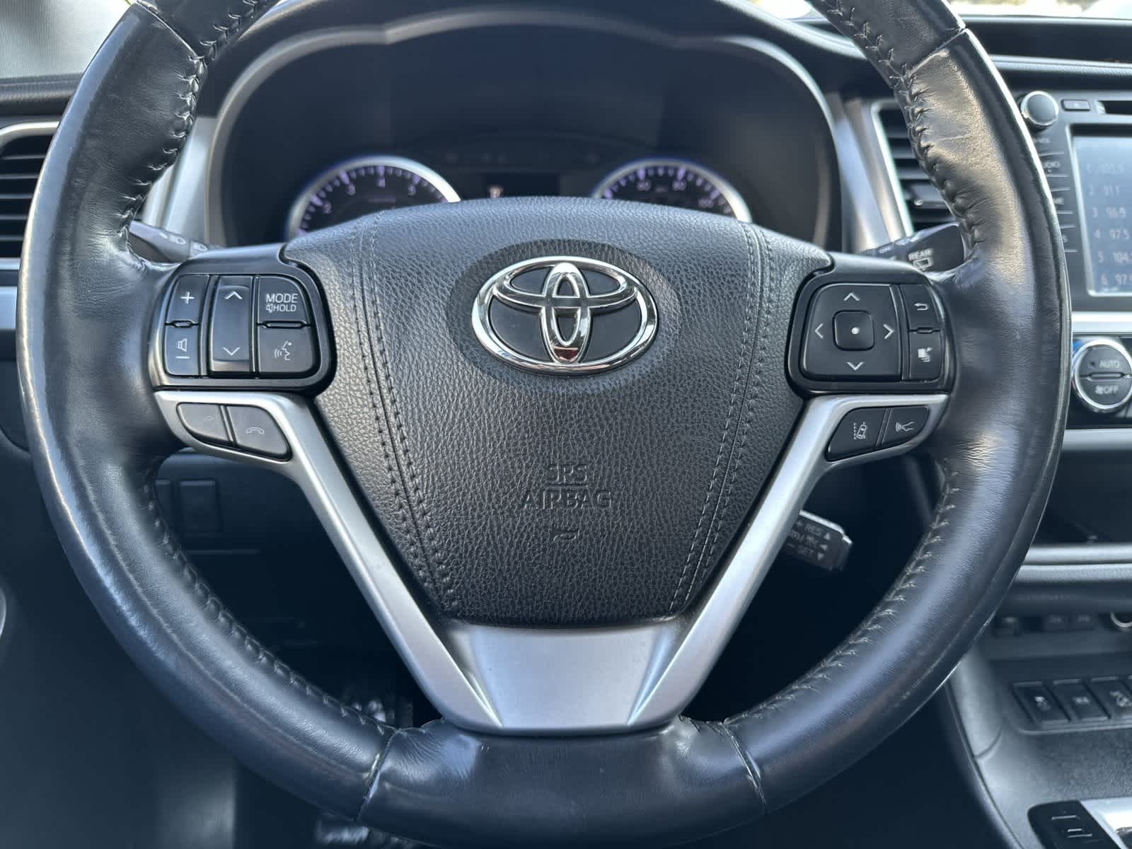 Thumbnail: 2019 Toyota Highlander - 25