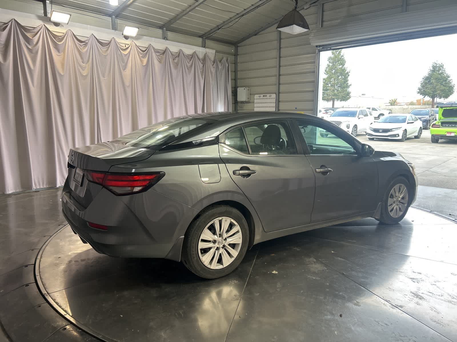 Thumbnail: 2020 Nissan Sentra - 8