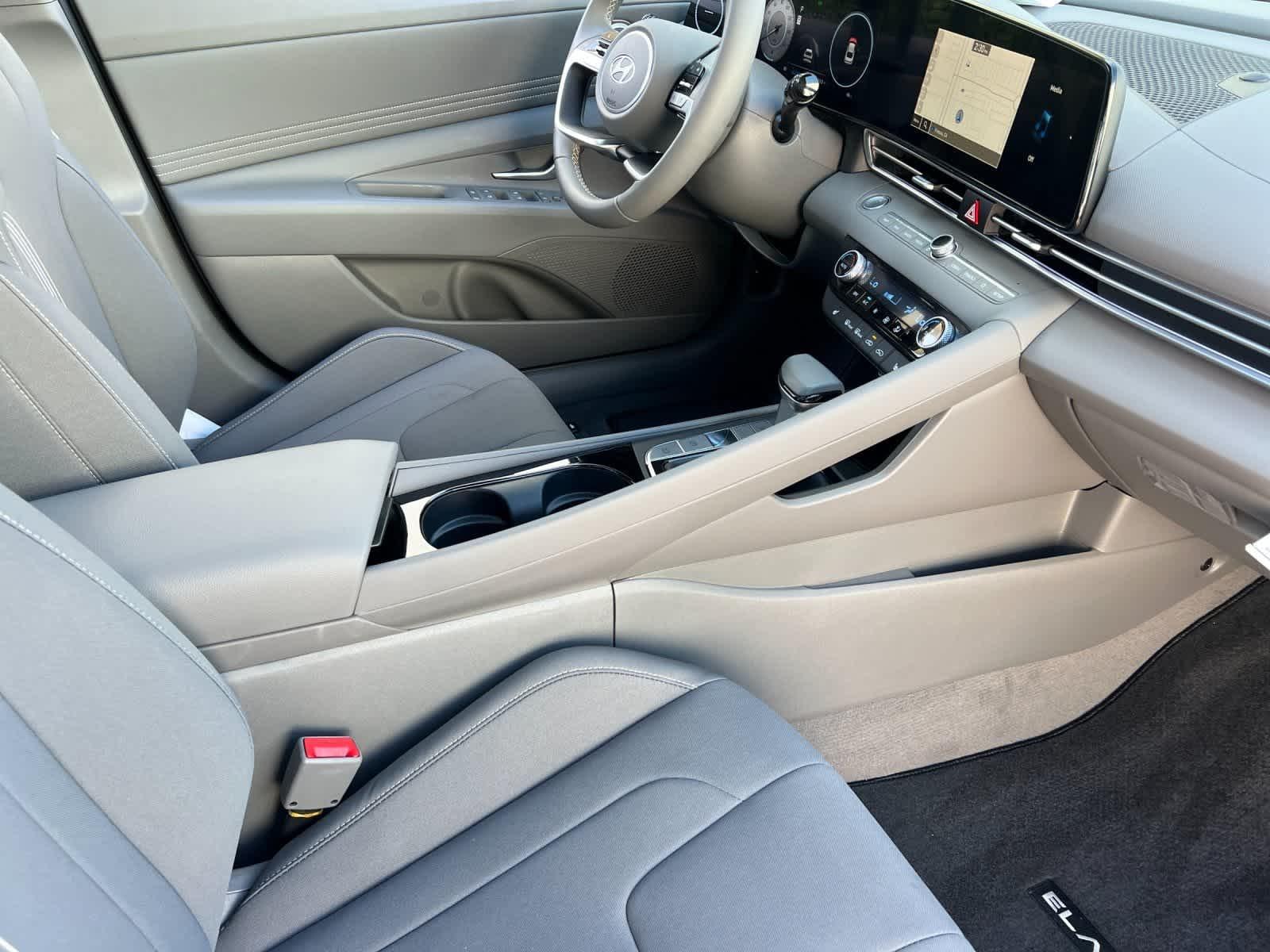 Thumbnail: 2025 Hyundai Elantra - 16