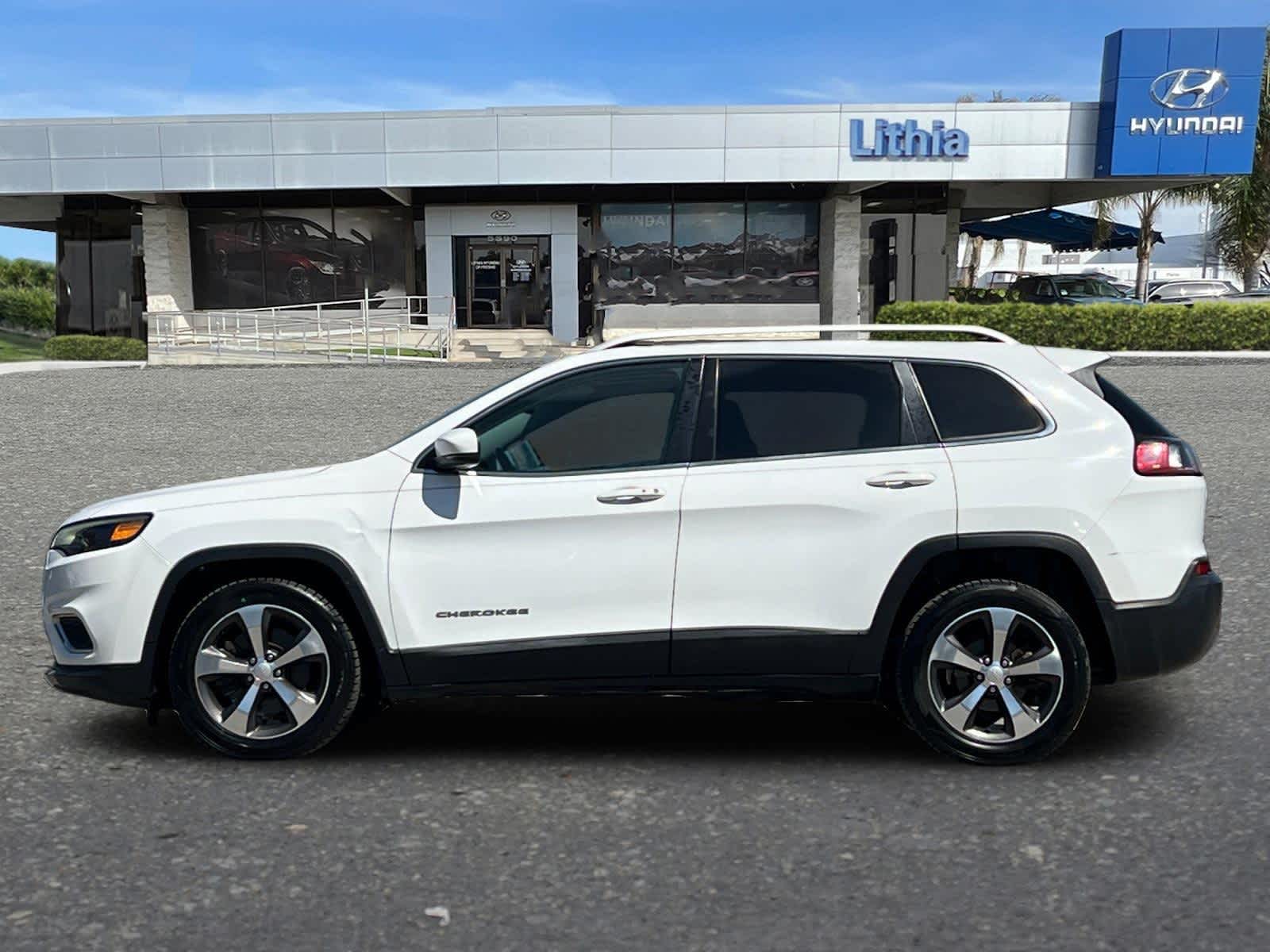 Thumbnail: 2019 Jeep Cherokee - 5