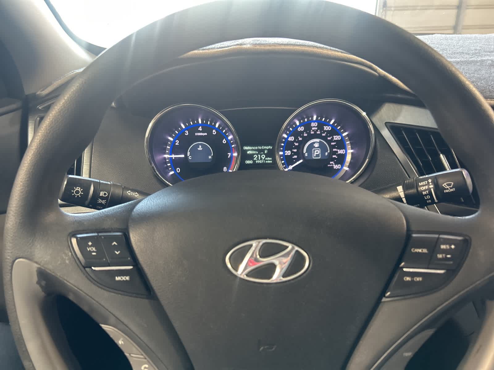 Thumbnail: 2011 Hyundai Sonata - 28