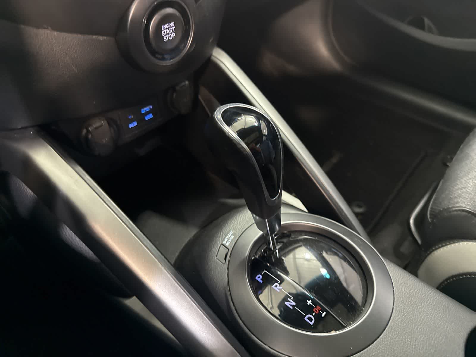 Thumbnail: 2016 Hyundai Veloster - 24